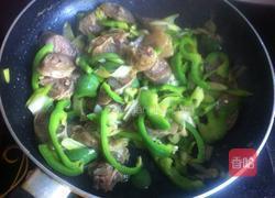青椒炒腊肠的做法图解5