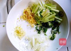 凉拌手撕鸡的做法图解2