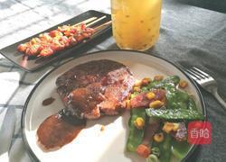 黑胡椒香煎牛排的做法图解1