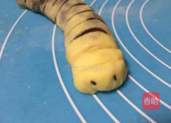 ~逼真豆沙毛毛虫的做法图解14