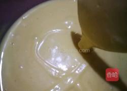 草莓鲜奶卷的做法图解2