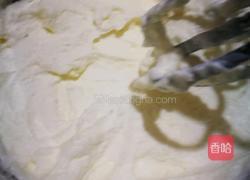 草莓鲜奶卷的做法图解4