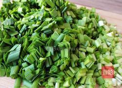 韭菜炒虾酱的做法图解1