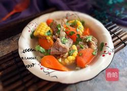 胡萝卜玉米排骨汤的做法图解6