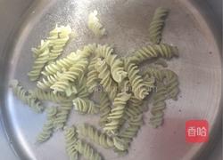 番茄蔬菜肉浇汁螺丝面的做法图解2