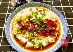 剁椒金针菇豆腐的做法图解1