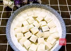 剁椒金针菇豆腐的做法图解2