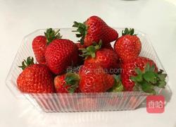 草莓酸奶慕斯蛋糕的做法图解1