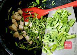 青蒜苗炒豆腐的做法图解6