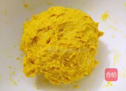 南瓜虾仁培根披萨的做法图解4