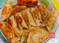 韭黄锅贴的做法图解7