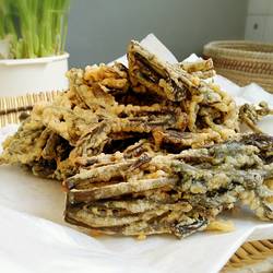炸香椿鱼的做法[图]