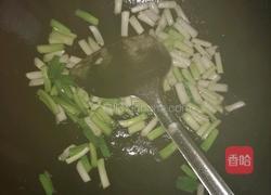 蒜苗炒鸡蛋的做法图解2