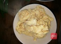 蒜苗炒鸡蛋的做法图解1