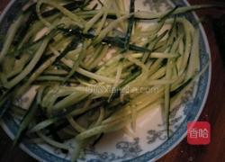 凉拌黄瓜丝的做法图解1