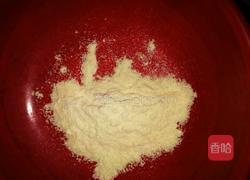 玉米面鸡蛋饼的做法图解1