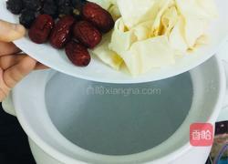 桂圆鱼胶排骨汤的做法图解5