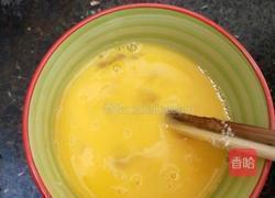 松软面包鸡蛋饼的做法图解1