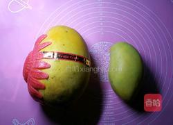 四拼水果生日蛋糕的做法图解3