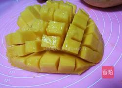 四拼水果生日蛋糕的做法图解4