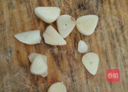 荷兰豆炒腊肠的做法图解3