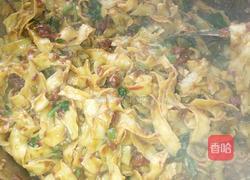 炒刀削面的做法图解7