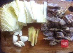 腊肠蔬菜煲的做法图解2