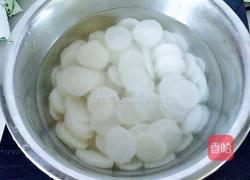 木耳山药炒鸡胸肉的做法图解2