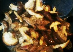 香菇土豆炒牛肉
