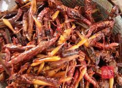 油炸蚂蚱的做法图解10