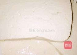 茼蒿小豆腐的做法图解1