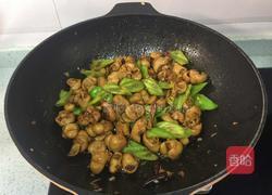 尖椒炒肥肠的做法图解7