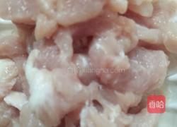 瘦肉炒蒜苔的做法图解1