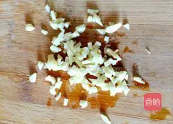 Illustration of how to make spinach mixed with bean curd 3