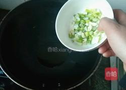 土豆丝辣椒丝拌面的做法图解6