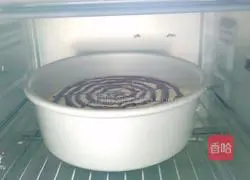 Illustration of how to make latte art chiffon cake 16