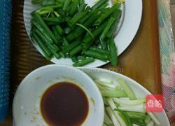 韮菜炒河虾的做法图解3