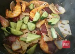 Illustration of Spicy Hotpot Shrimp 14