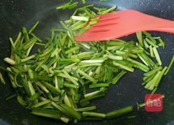炸豆腐炒青蒜苗的做法图解6