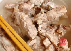 莲藕胡萝卜排骨汤的做法图解1
