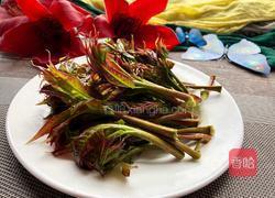 香椿芽煎鸡蛋的做法图解1