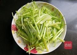 芹菜肉丝的做法图解2