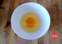 金针菇鸡蛋菠菜汤的做法图解2