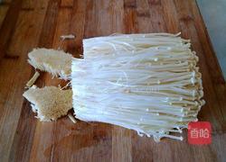 金针菇鸡蛋菠菜汤的做法图解1