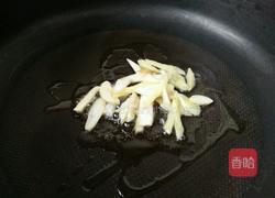 清炒甘蓝丝的做法图解5