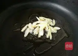 Illustration of how to stir-fry shredded cabbage 5