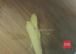 黄瓜鸡蛋汤的做法图解1