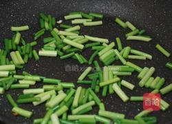 蒜苔炒馒头丁的做法图解5