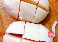 莲藕虫草花龙骨汤的做法图解5