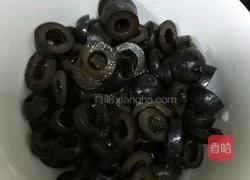 无油橄榄面包的做法图解2